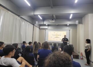 Cine Comunidade recebe estudantes do Colégio Marista Santo Antônio para vivência sobre cinema e inovação social